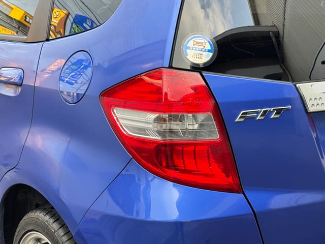 2011 Honda Fit JDM car for sale — photo 23 of 25
