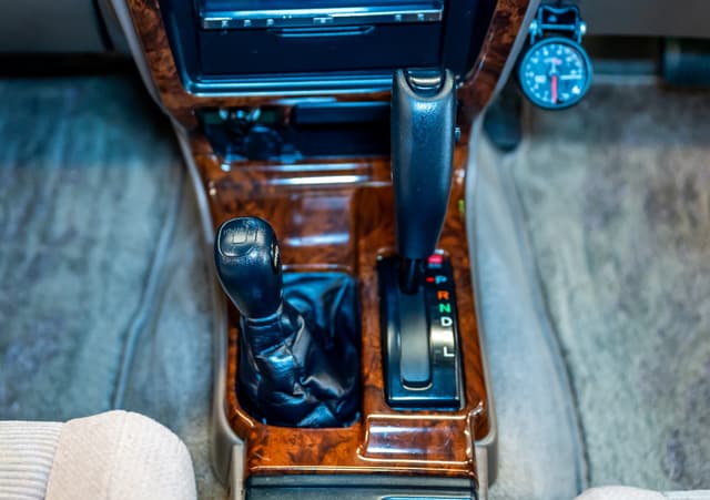 1998 Toyota Hilux Surf JDM car for sale — photo 17 of 24