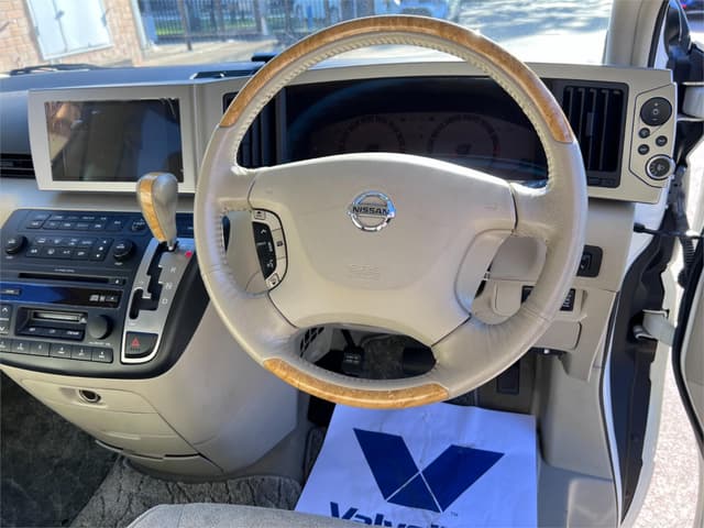 2003 Nissan Elgrand JDM car for sale — photo 11 of 16