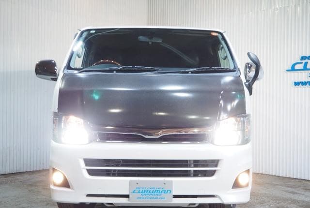2010 Toyota HiAce JDM car for sale — photo 6 of 25