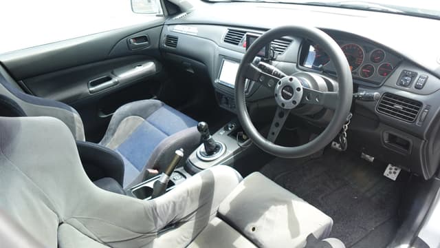 2001 Mitsubishi Lancer Evolution JDM car for sale — photo 10 of 16