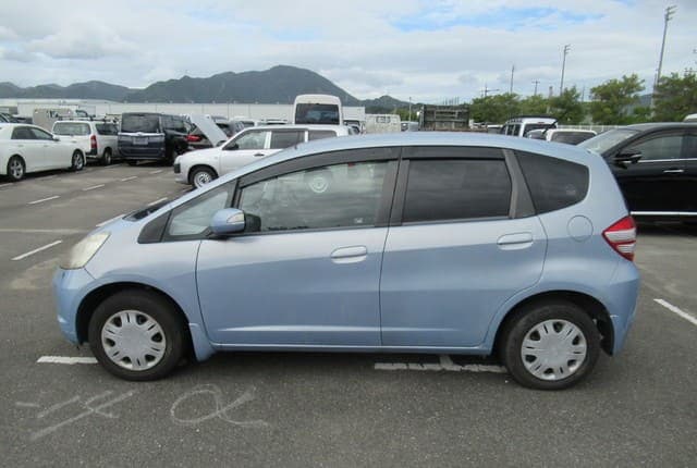 2008 Honda Fit JDM car for sale — photo 2 of 25