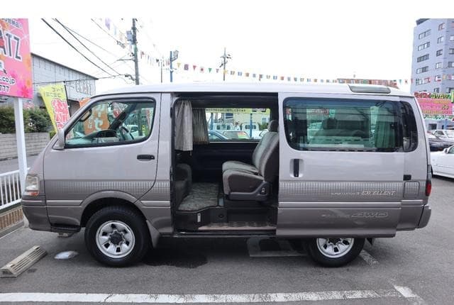1996 Toyota HiAce JDM car for sale — photo 18 of 25
