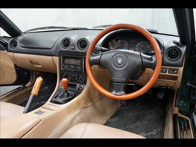 2000 Mazda Roadster (Eunos Roadster / MX-5) JDM car for sale — photo 2 of 13