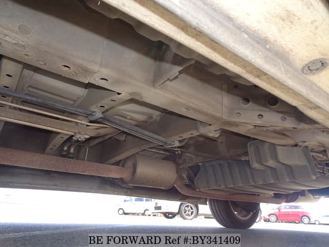 2006 Toyota Alphard JDM car for sale — photo 17 of 25