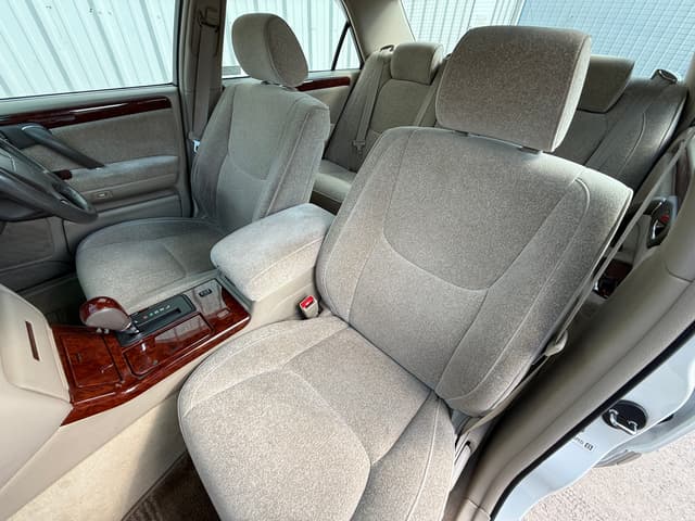 1999 Toyota Crown JDM car for sale — photo 11 of 21