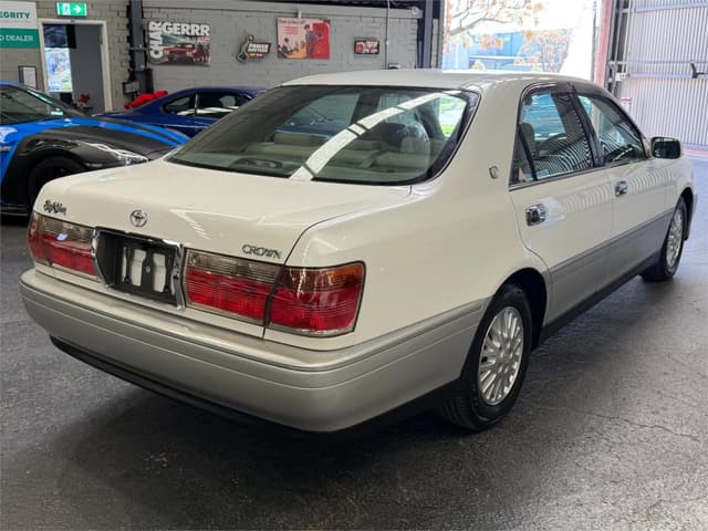 1999 Toyota Crown JDM car for sale — photo 8 of 19