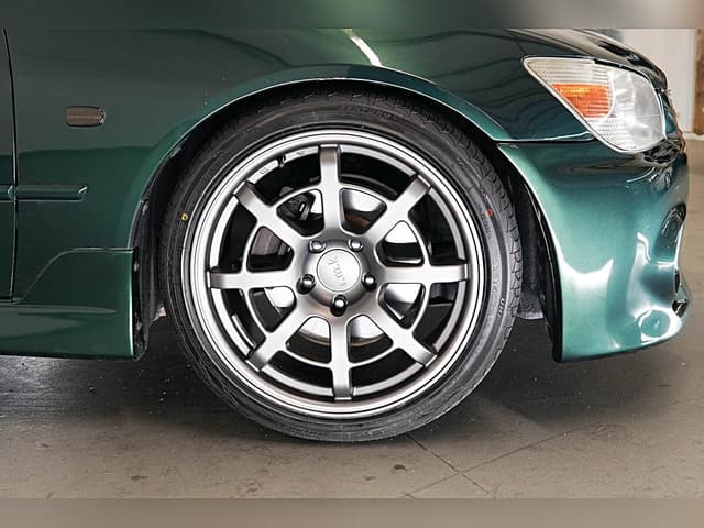 1999 Toyota Altezza JDM car for sale — photo 11 of 25
