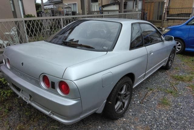 1993 Nissan Skyline JDM car for sale — photo 3 of 18