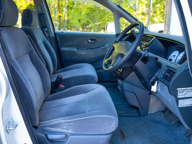 1999 Honda Odyssey JDM car for sale — photo 12 of 17