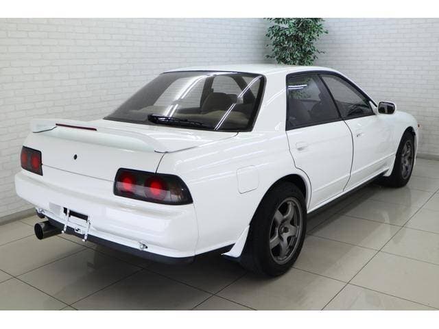 1989 Nissan Skyline JDM car for sale — photo 3 of 16