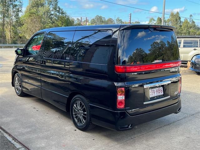 2008 Nissan Elgrand JDM car for sale — photo 8 of 16