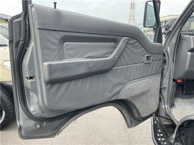 1995 Mitsubishi Delica JDM car for sale — photo 18 of 25