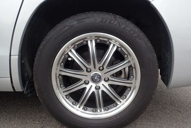 2009 Toyota Vellfire JDM car for sale — photo 10 of 25