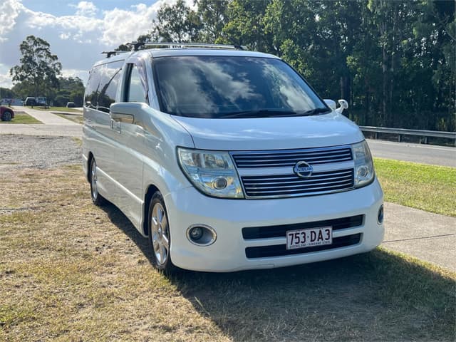 2008 Nissan Elgrand JDM car for sale — photo 3 of 16