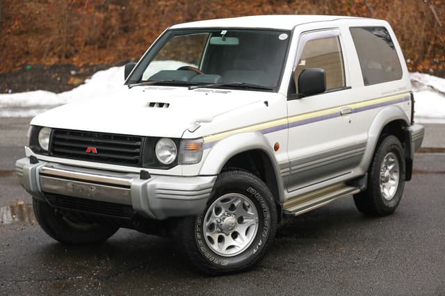 1996 Mitsubishi Pajero JDM car for sale — photo 22 of 25