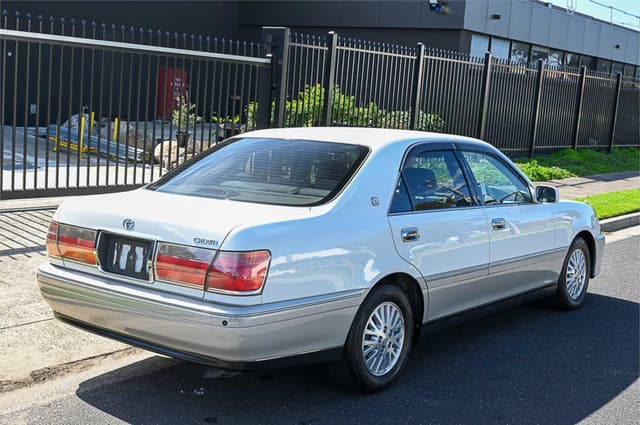 2000 Toyota Crown JDM car for sale — photo 13 of 24