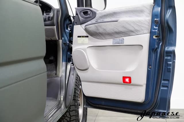 1994 Mitsubishi Delica JDM car for sale — photo 23 of 25