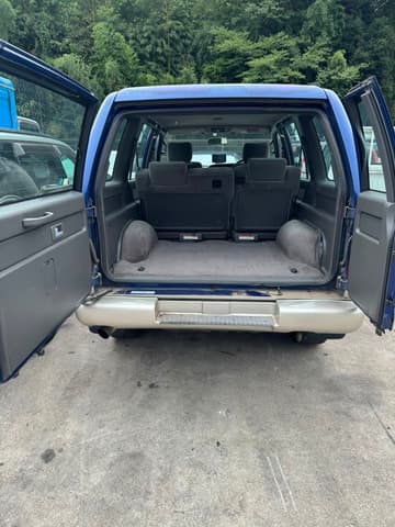 2000 Isuzu Bighorn JDM car for sale — photo 7 of 12