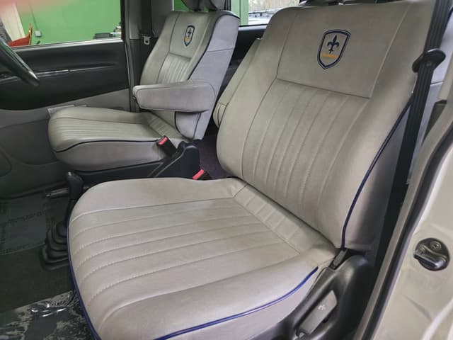 1999 Mitsubishi Delica JDM car for sale — photo 14 of 25