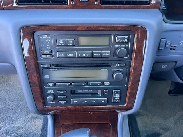 1998 Toyota Crown JDM car for sale — photo 17 of 25