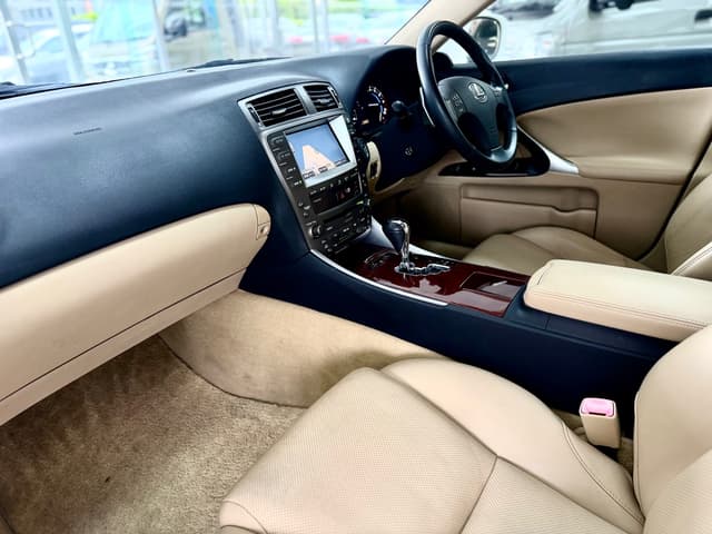 2005 Lexus Is JDM car for sale — photo 5 of 6