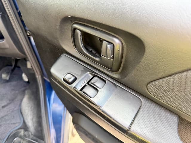 1999 Mitsubishi Town Box JDM car for sale — photo 19 of 25