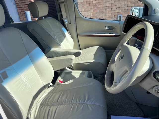 2006 Nissan Elgrand JDM car for sale — photo 13 of 16