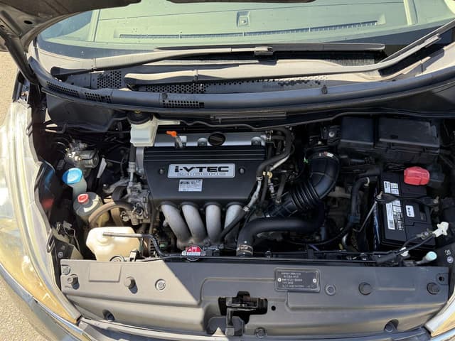 2008 Honda Stepwagon JDM car for sale — photo 16 of 19