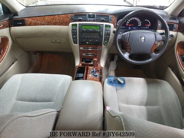 2007 Toyota Crown JDM car for sale — photo 3 of 5