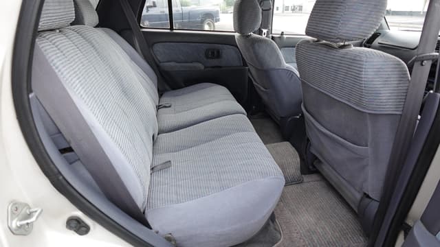 1996 Toyota Hilux Surf JDM car for sale — photo 6 of 7