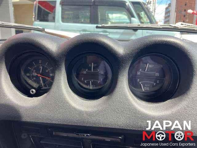 1974 Nissan Fairlady Z JDM car for sale — photo 8 of 19