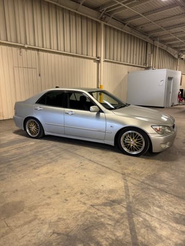 1998 Toyota Altezza JDM car for sale — photo 4 of 25