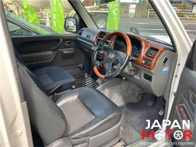 1998 Suzuki Jimny JDM car for sale — photo 9 of 13