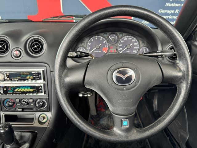 1998 Mazda Roadster (Eunos Roadster / MX-5) JDM car for sale — photo 10 of 25