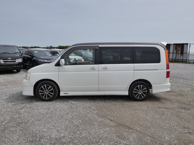 2001 Honda Stepwagon JDM car for sale — photo 8 of 25