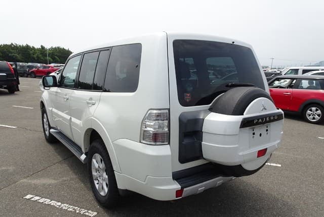 2011 Mitsubishi Pajero JDM car for sale — photo 3 of 25