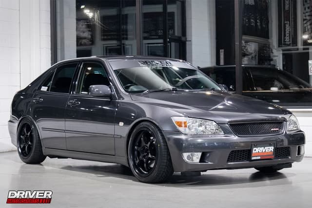 1999 Toyota Altezza JDM car for sale — photo 12 of 25