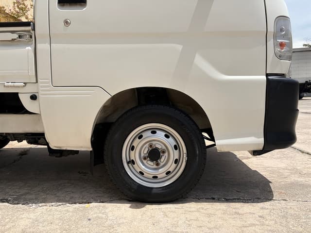 1999 Daihatsu Hijet JDM car for sale — photo 11 of 18