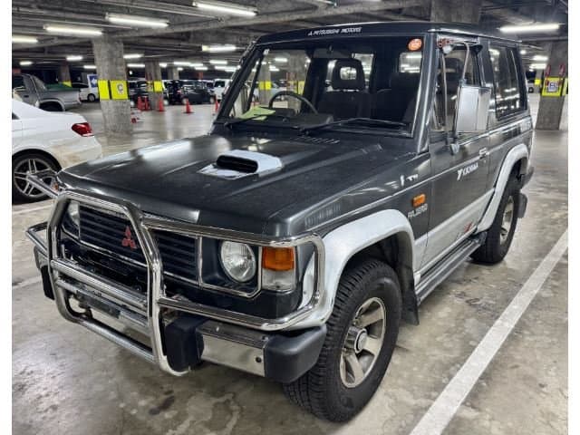 1991 Mitsubishi Pajero JDM car for sale — photo 2 of 17