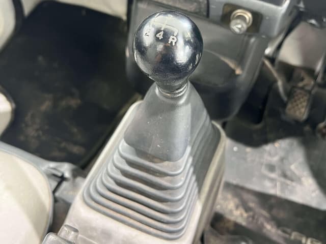 1992 Mitsubishi Minicab JDM car for sale — photo 12 of 24