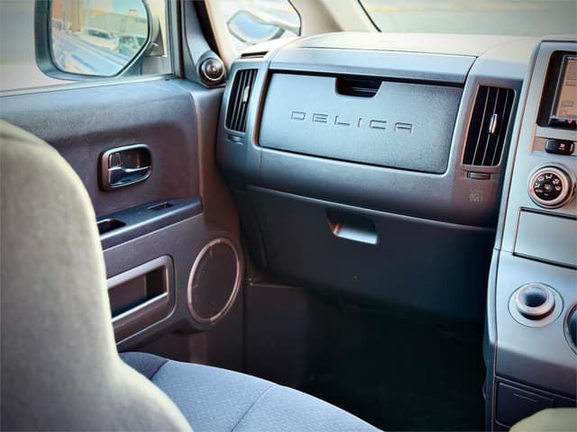 2010 Mitsubishi Delica JDM car for sale — photo 14 of 25