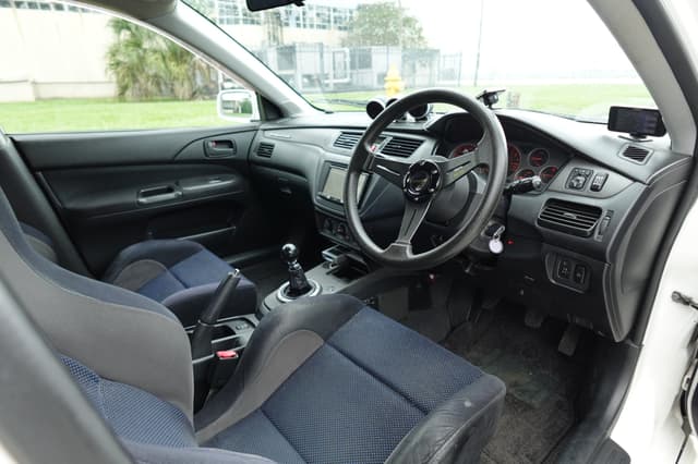 2001 Mitsubishi Lancer Evolution JDM car for sale — photo 11 of 19