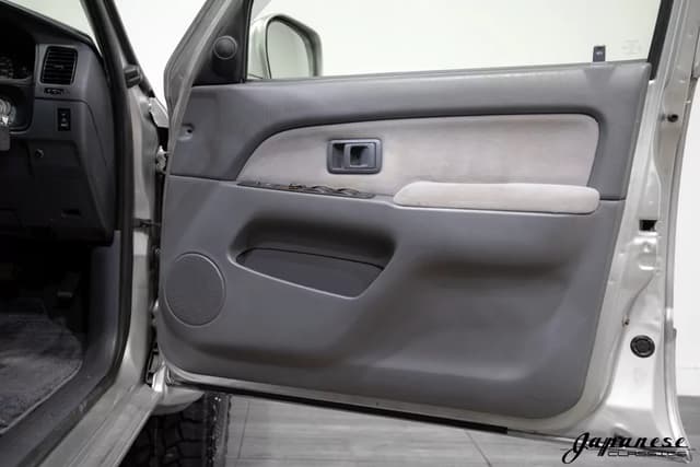 1999 Toyota Hilux Surf JDM car for sale — photo 19 of 25