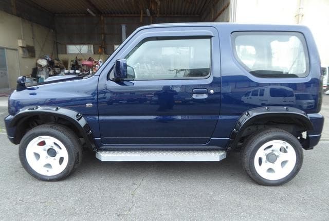 2010 Suzuki Jimny JDM car for sale — photo 3 of 25