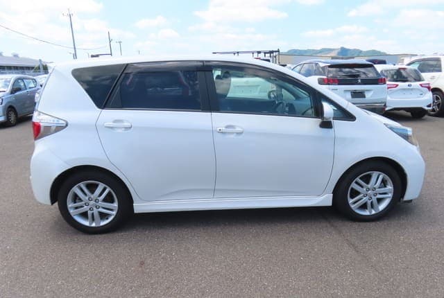 2011 Toyota JDM car for sale — photo 6 of 25