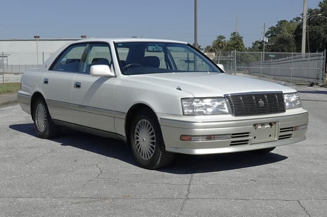 1997 Toyota Crown JDM car for sale — photo 3 of 16