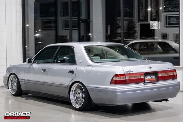 1997 Toyota Crown JDM car for sale — photo 2 of 24