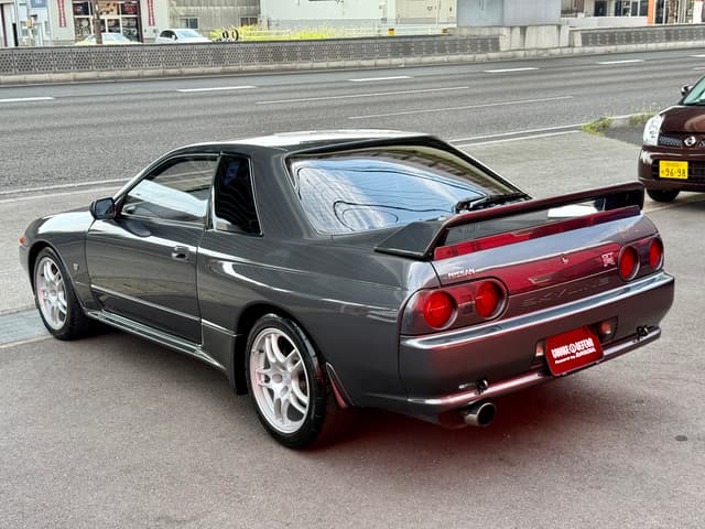 1991 Nissan Skyline JDM car for sale — photo 18 of 25