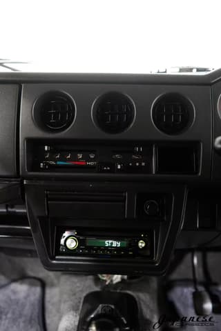 1996 Suzuki Jimny JDM car for sale — photo 11 of 25